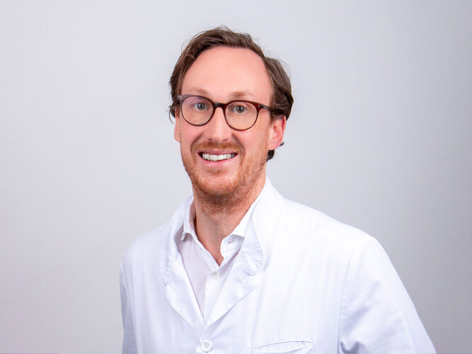 Dr. Vill David