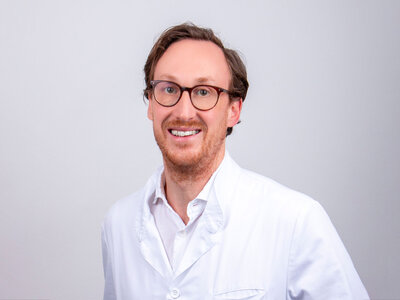 Dr. Vill David