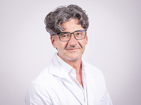 Bogenförmige Innovation in der Neurochirurgie Bogenförmige Innovation in der Neurochirurgie