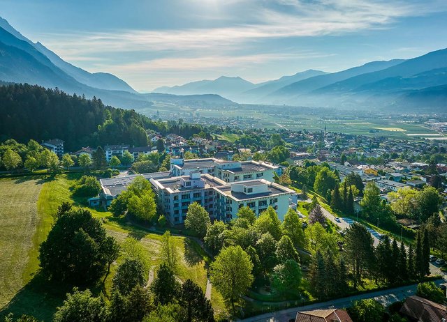 Die Privatklinik Hochrum, Sanatorium der Kreuzschwestern GmbH, ist Tirols modernes Privatkrankenhaus über den Dächern Innsbrucks.
