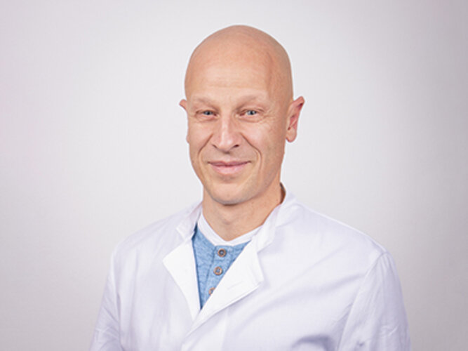 Dr. Dodojacek Roland