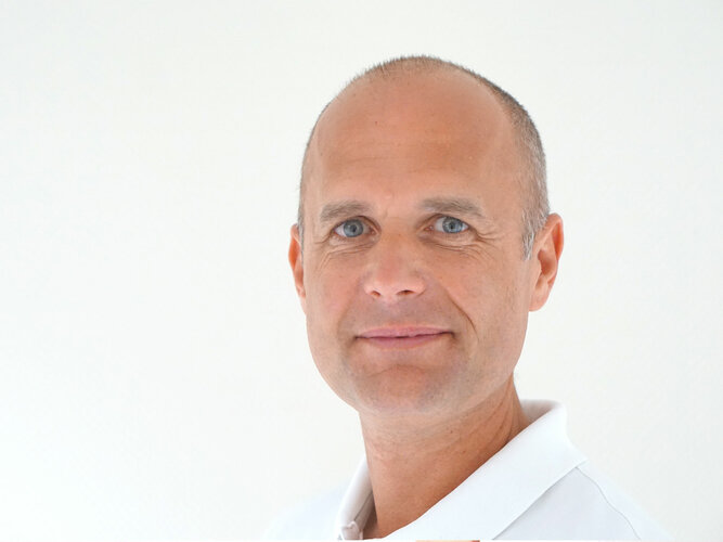 Dr. Kirschner Hannes